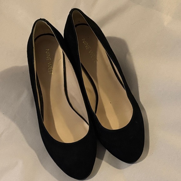 Nine West Elegant Black Wedge - Picture 1 of 9